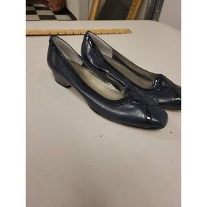 Ros Hommerson Navy Leather Pumps Womens Size 8.5N Classic Heel Dress Shoes